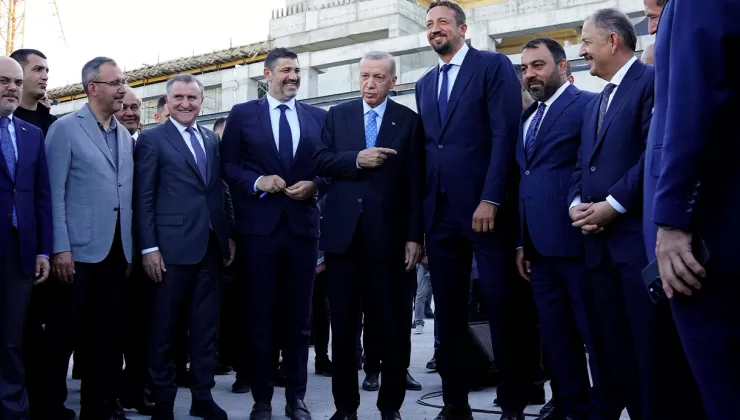 Cumhurbaşkanı Erdoğan Basketbol Gelişim Merkezi’ni ziyaret etti!