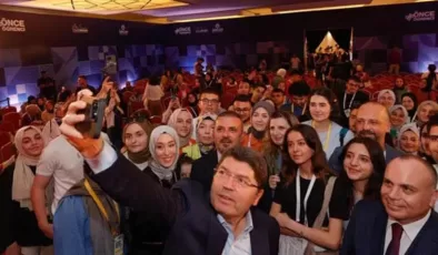 Bakan Tunç, Ankara’da öğrencilerle buluştu