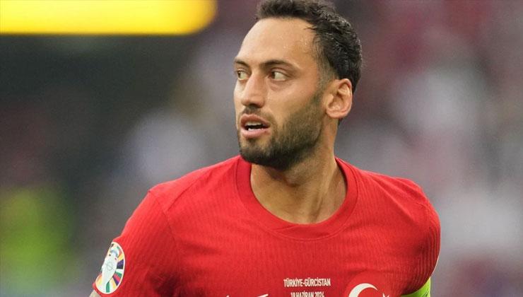 Hakan Çalhanoğlu Kimdir? Kariyeri, Yaşı, Kökeni, Nereli?